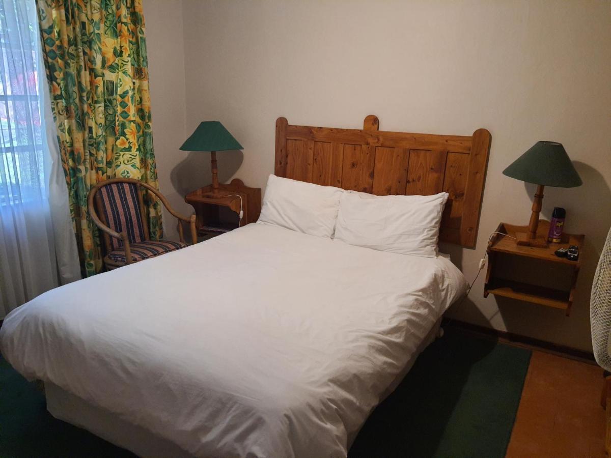 Lord Fraser Guest House Wepener Bagian luar foto