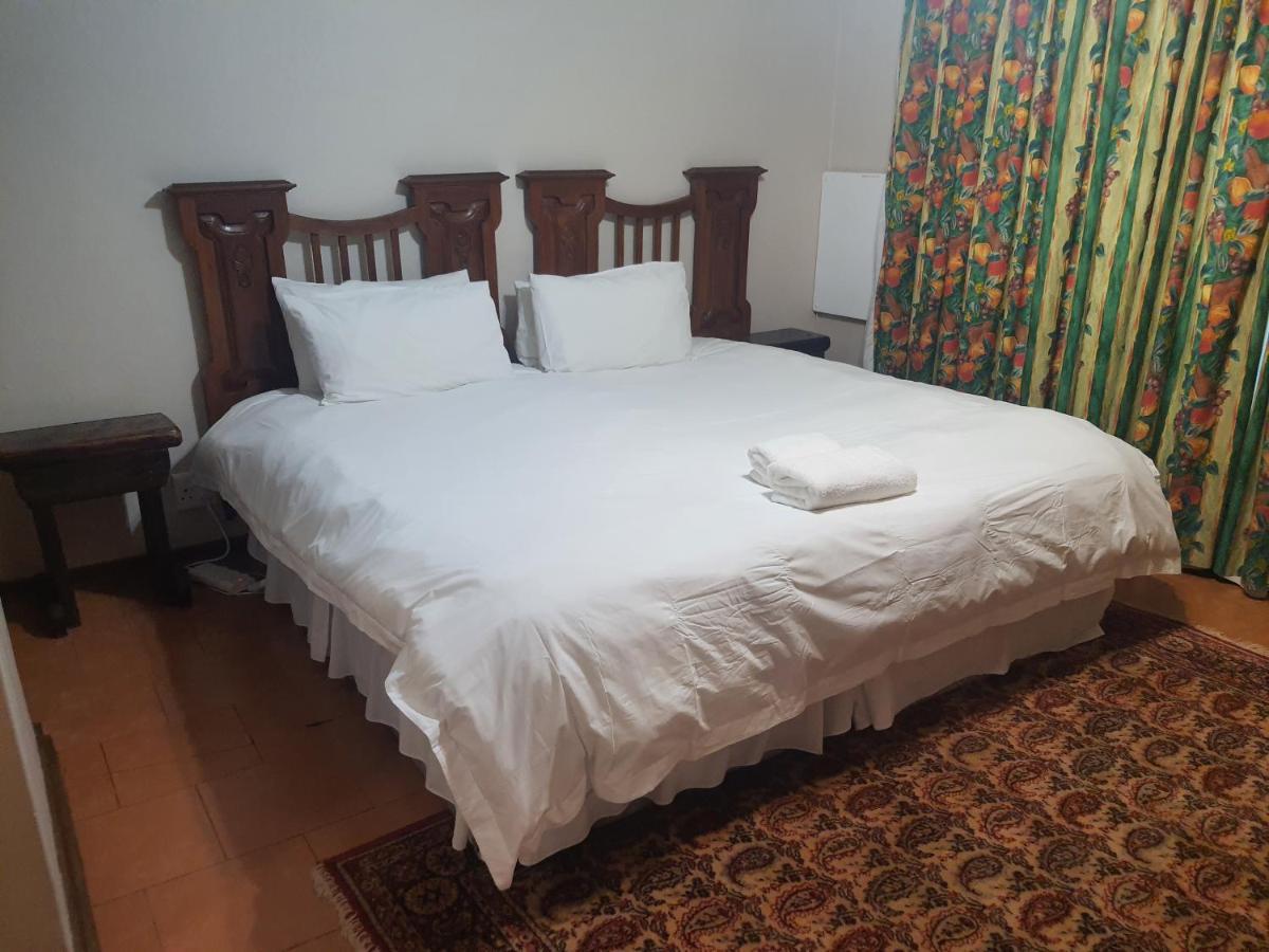Lord Fraser Guest House Wepener Bagian luar foto