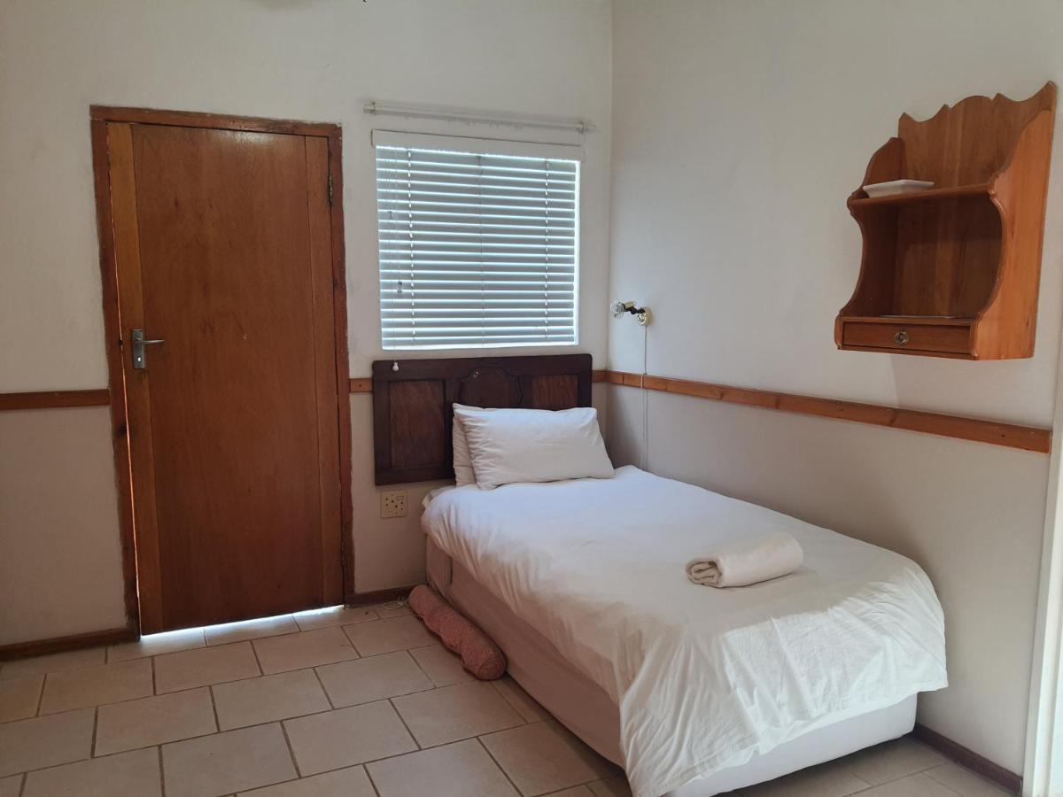 Lord Fraser Guest House Wepener Bagian luar foto