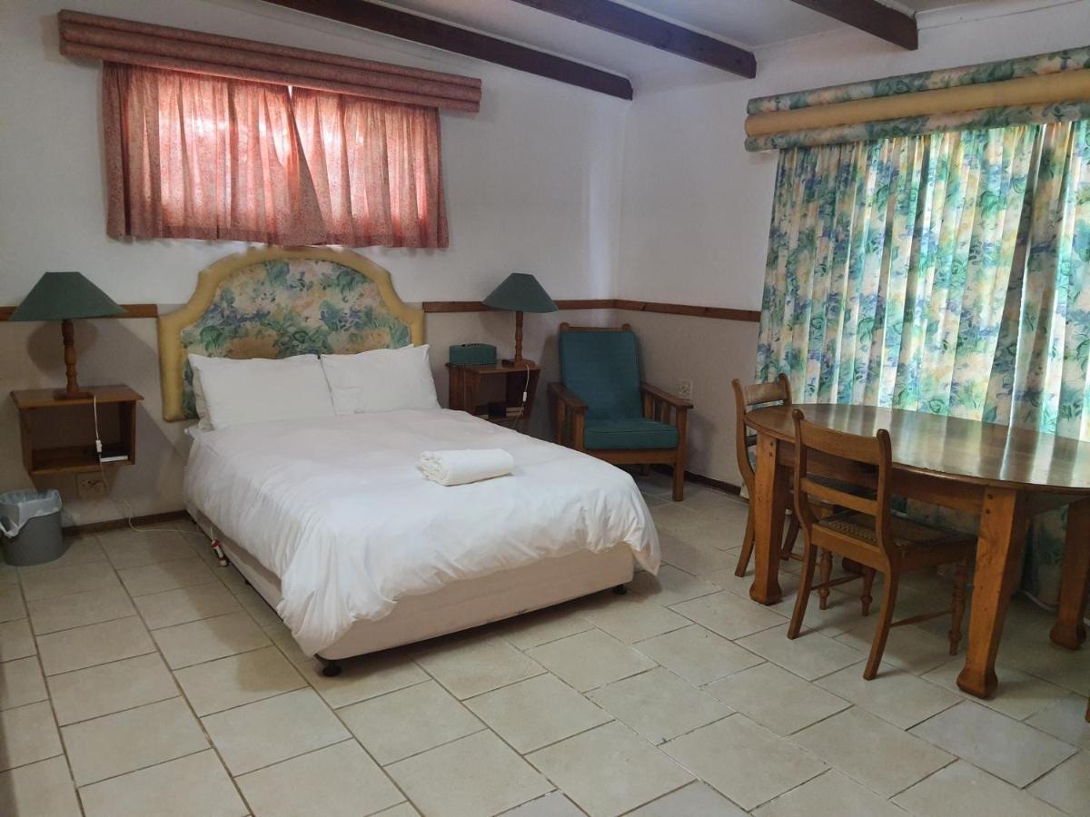 Lord Fraser Guest House Wepener Bagian luar foto