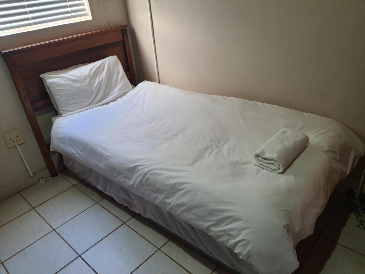 Lord Fraser Guest House Wepener Bagian luar foto