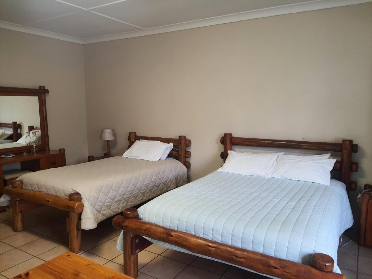 Lord Fraser Guest House Wepener Bagian luar foto