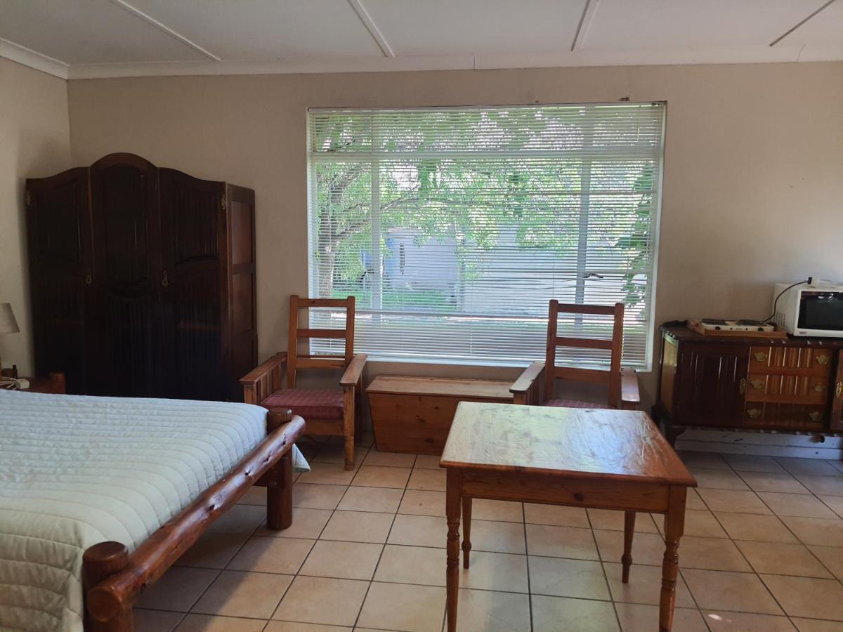 Lord Fraser Guest House Wepener Bagian luar foto